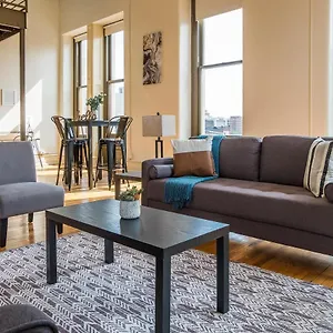 Frontdesk Whiskey Row Lofts Downtown Louisville